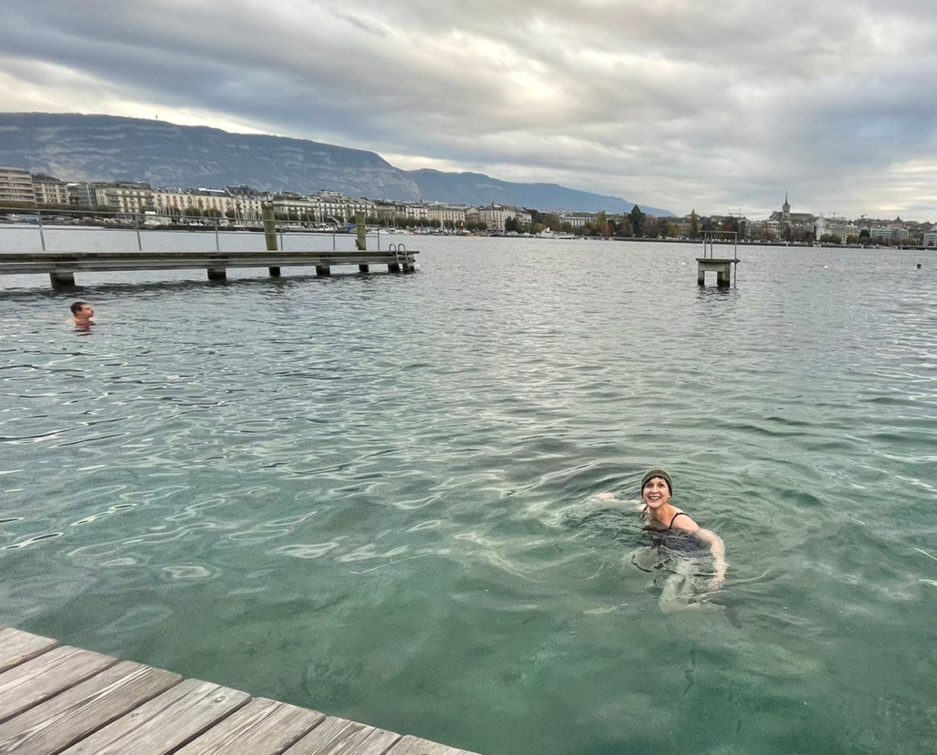 Erin polar bear swimming in Lake Geneva